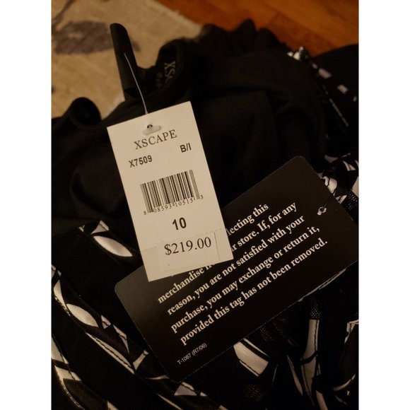 NWT Xscape Gown - Picture 4 of 4